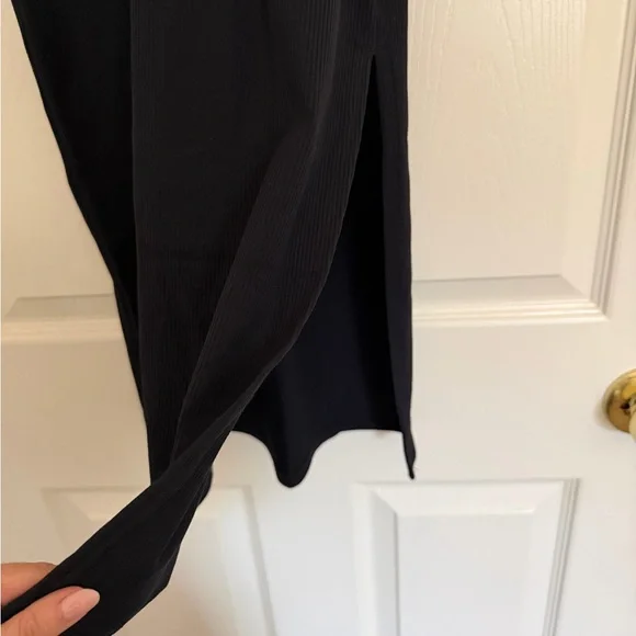 Abercrombie & Fitch Ribbed Midi Dress in Black - Picture 5 of 6
